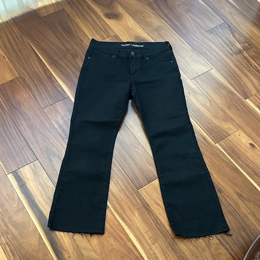 OLD NAVY MID RISE FLARE RAW HEM ANKLE JEANS SIZE 0 EUC